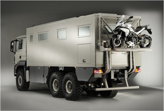 the-globecruiser-is-a-heavy-duty-expedition-vehicle3