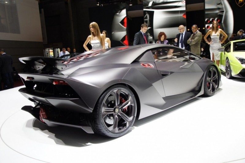 Ultra-Rare and Ultra-Light Lamborghini Sesto Elemento for ...
