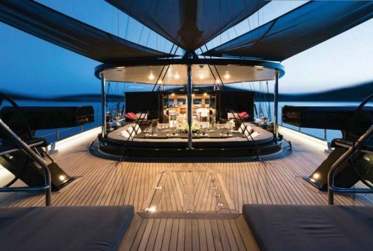 Rox Star Is a Stunning Sailing Yacht Dressed in Black