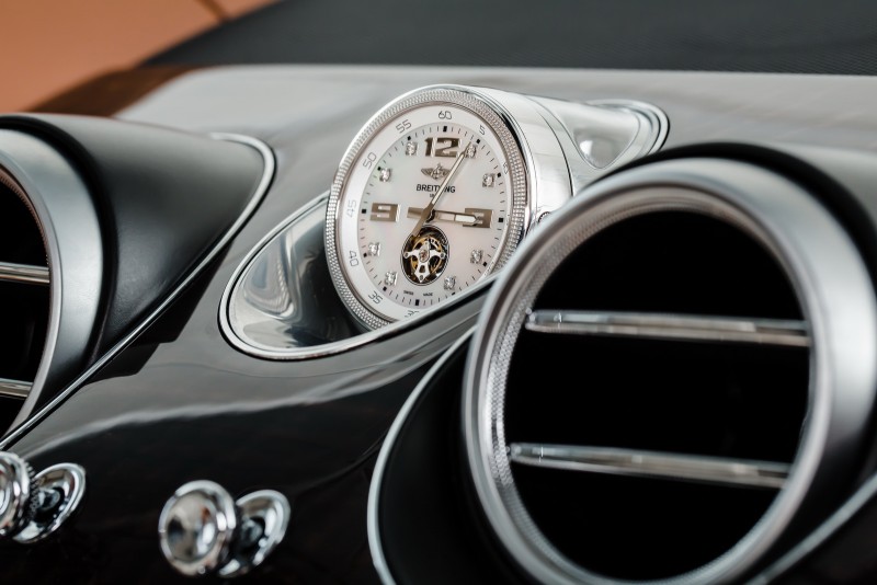 bentley-bentaygas-optional-breitling-clock-to-cost-more-than-the-suv-itself4