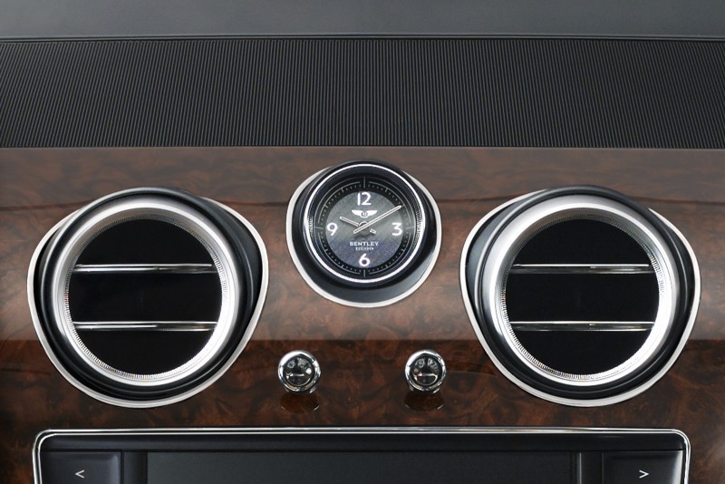 bentley-bentaygas-optional-breitling-clock-to-cost-more-than-the-suv-itself5