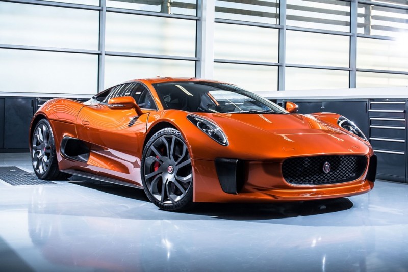 jaguar-and-land-rover-unveil-cars-from-james-bond-spectre-movie22