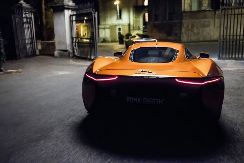 jaguar-and-land-rover-unveil-cars-from-james-bond-spectre-movie37