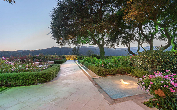 legendary-television-producer-norman-lear-lists-brentwood-compound-for-55m14