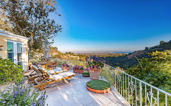 legendary-television-producer-norman-lear-lists-brentwood-compound-for-55m15