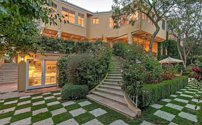 legendary-television-producer-norman-lear-lists-brentwood-compound-for-55m6