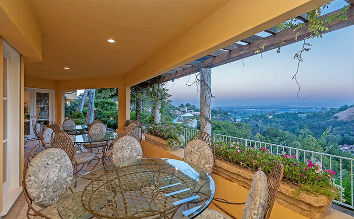 legendary-television-producer-norman-lear-lists-brentwood-compound-for-55m9
