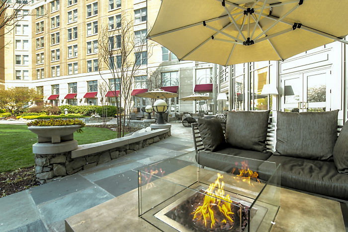 mandarin-oriental-washington-dc-offers-guests-exclusive-use-of-tesla-model-s8
