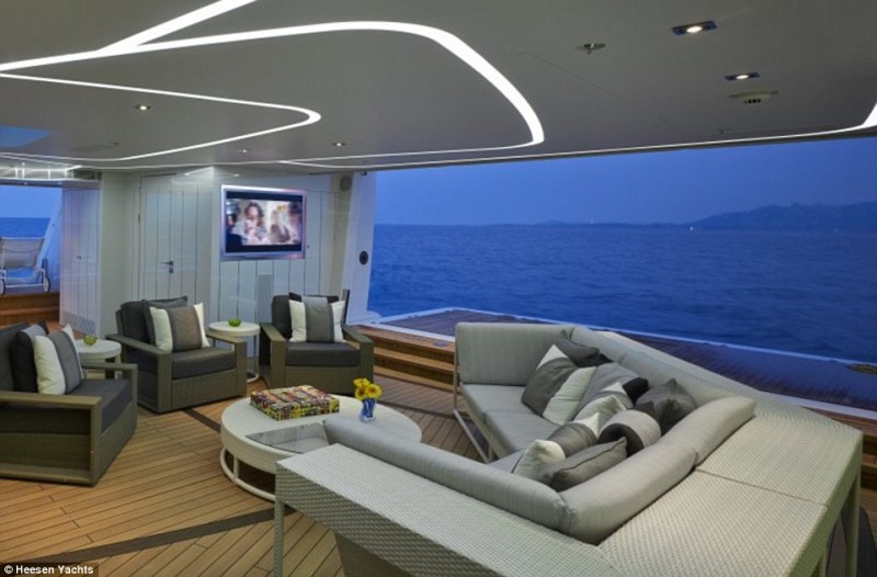 This Is the $900k/Week Superyacht Beyonce and Jay Z 