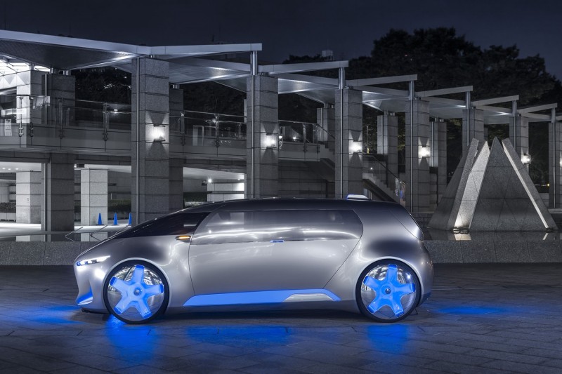 mercedes-benz-unveils-futuristic-concept-at-tokyo-motor-show3