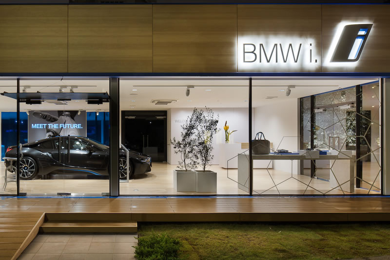 worlds-first-bmw-i-showroom-open-in-tokyo7