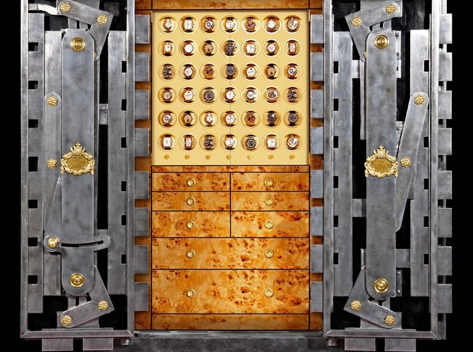 You Can Own This Restored Dottling Safe That Belonged to an Italian King