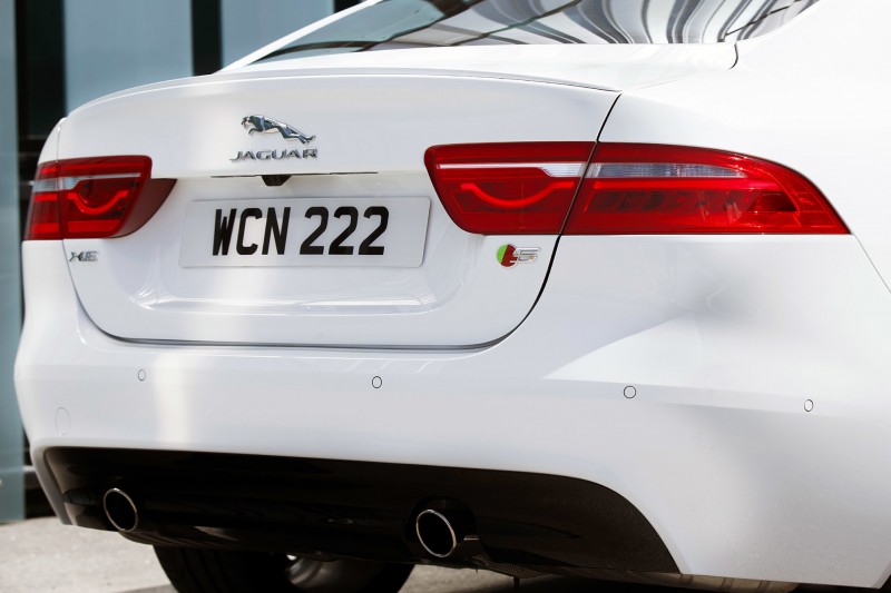2016-jaguar-xe-starts-at-only-36k25