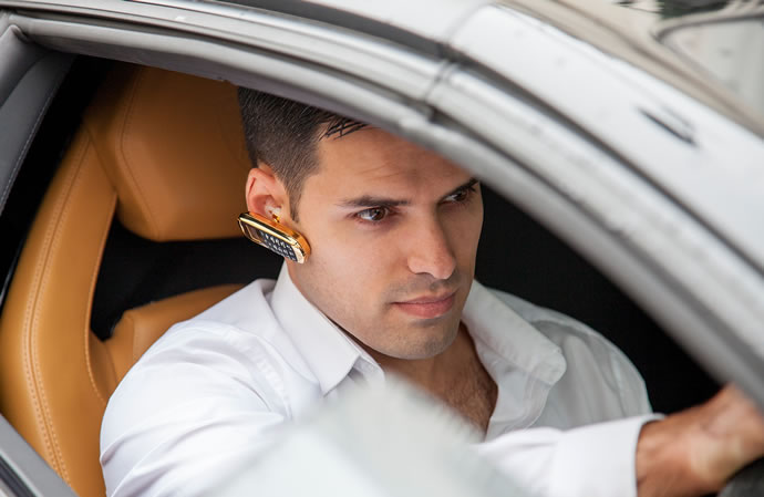goldgenies-24k-gold-bluetooth-headset-is-also-a-wearable-phone1