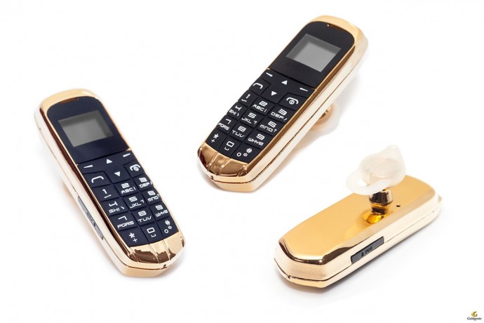 goldgenies-24k-gold-bluetooth-headset-is-also-a-wearable-phone2