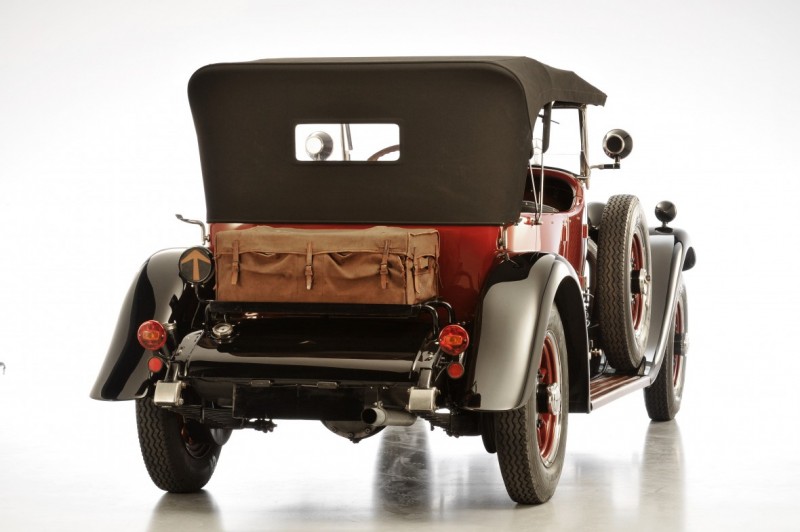 mercedes-benzs-official-museum-starts-selling-classic-cars24