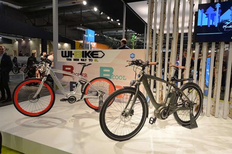 piaggio-unveils-smartphone-connected-gps-trackable-wi-bike10