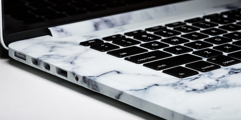 this-7500-macbook-pro-is-finished-in-marble-and-24k-gold2