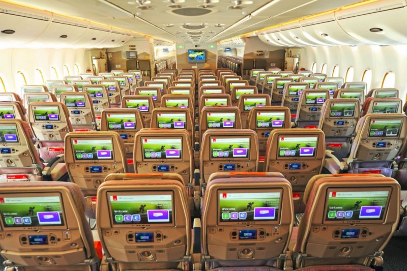 after-scrapping-first-class-emirates-upgrades-to-larger-in-flight-entertainment-screens4