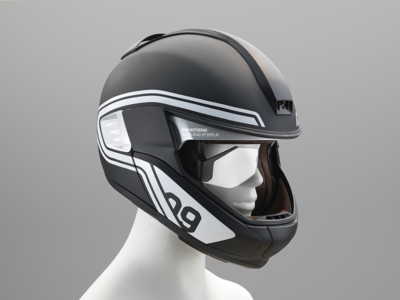 bmw-helmet-equipped-with-head-up-display-and-rearview-camera2