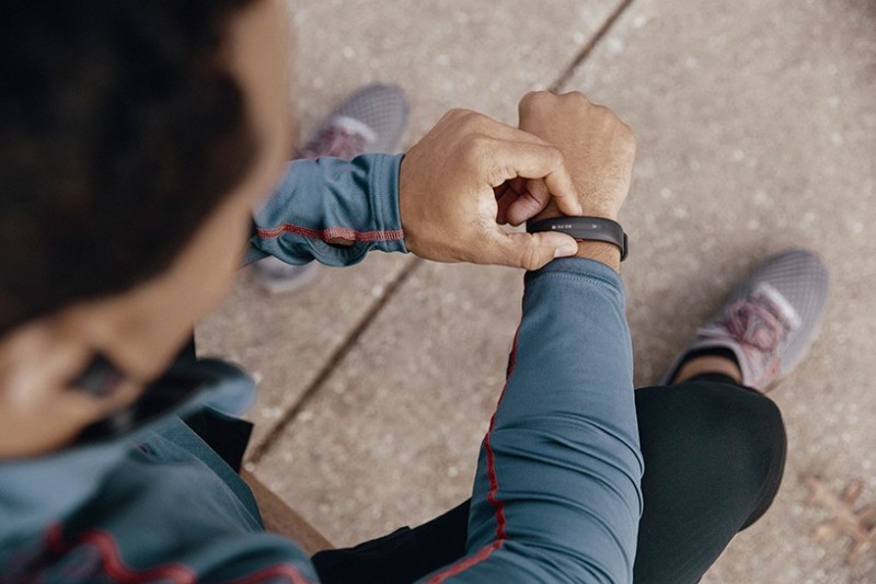 htc-and-under-armour-launch-fitness-tracking-system-healthbox10