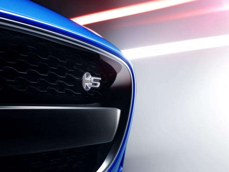 jaguar-f-type-british-design-edition-celebrates-roadsters-success5