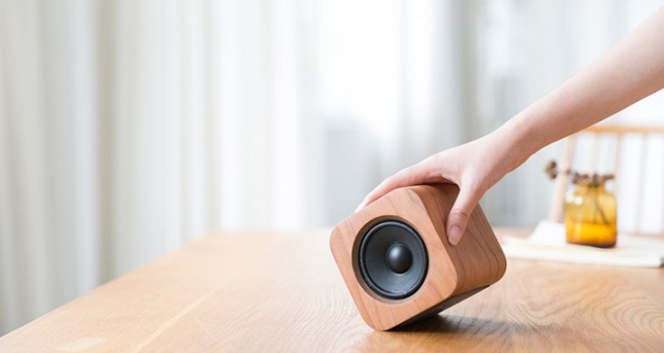 Sugr Cube Wi-Fi Speaker Uses Touch and Motion Controls Instead of Buttons