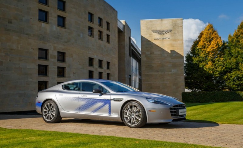 aston-martin-hints-at-electric-future-with-1000-horsepower-rapide-concept3