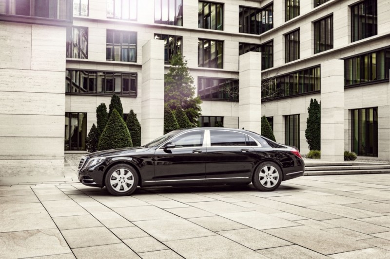 at-518k-mercedes-maybach-s600-guard-protects-against-explosive-devices-and-bullets4