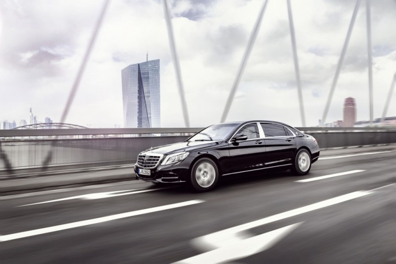 at-518k-mercedes-maybach-s600-guard-protects-against-explosive-devices-and-bullets8