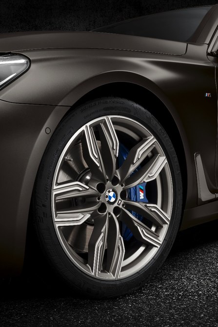 bmw-finally-gives-its-7-series-the-m-treatment-with-m760li-xdrive11
