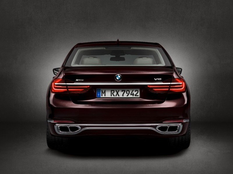 bmw-finally-gives-its-7-series-the-m-treatment-with-m760li-xdrive24