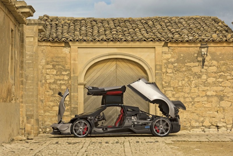 paganis-new-2-5m-huayra-bc-hypercar-is-already-sold-out10
