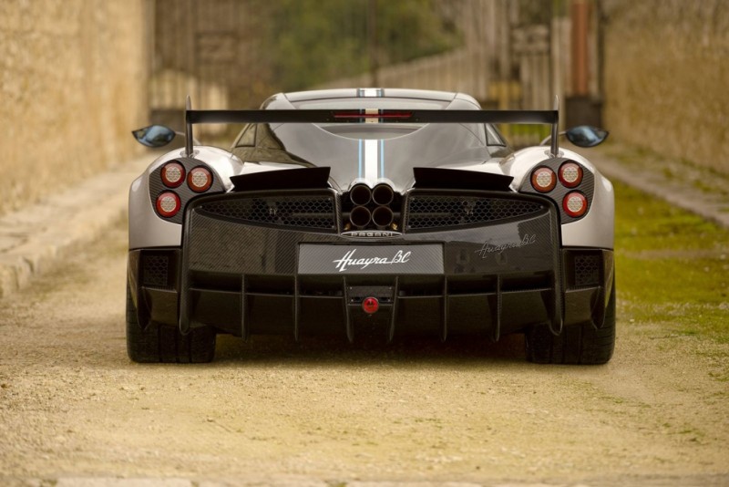 paganis-new-2-5m-huayra-bc-hypercar-is-already-sold-out11