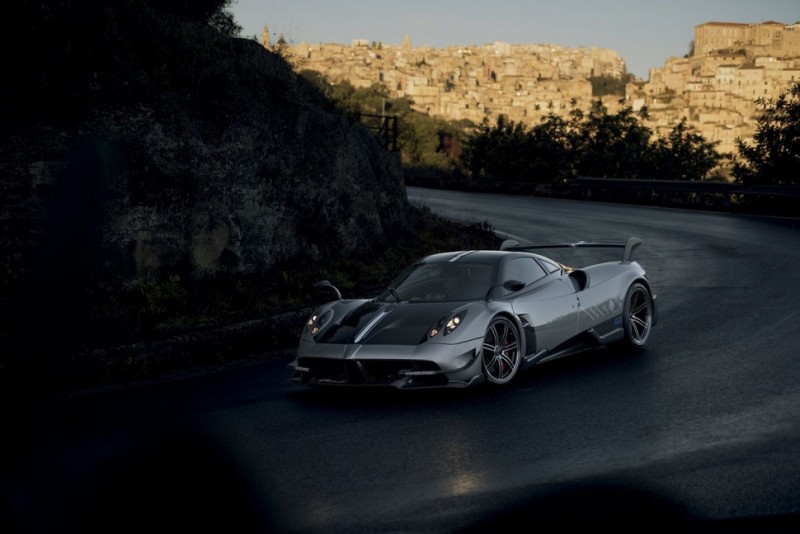 paganis-new-2-5m-huayra-bc-hypercar-is-already-sold-out5
