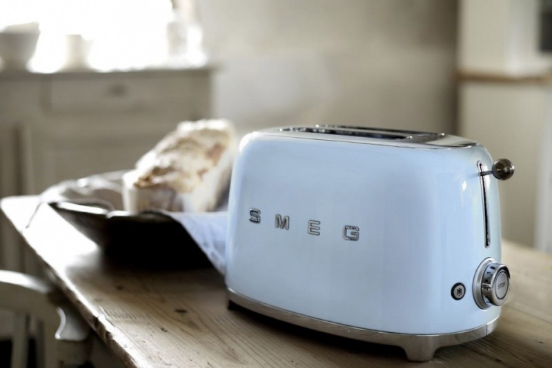 smeg-introduces-larger-models-of-its-colorful-retro-appliances21