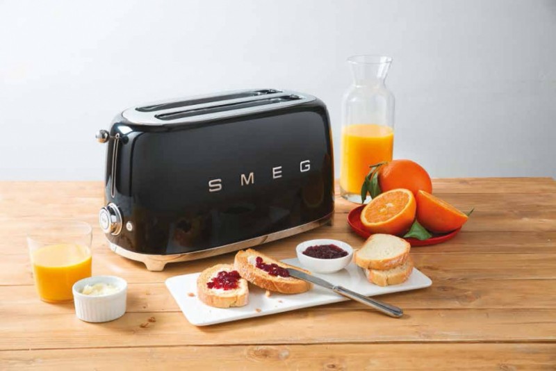 smeg-introduces-larger-models-of-its-colorful-retro-appliances22