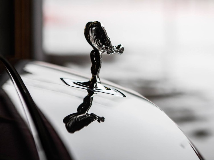 special-edition-rolls-royce-wraith-is-a-tribute-to-spa-francorchamps-circuit4