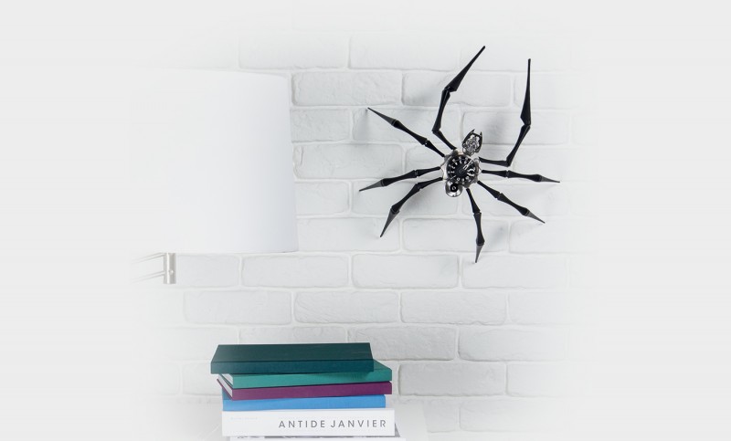 spider-fans-if-such-people-exist-will-surely-appreciate-mbfs-arachnophobia-clock5