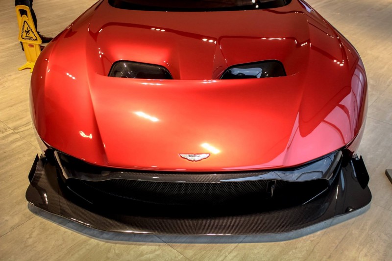 used-aston-martin-vulcan-pops-up-on-the-market-for-3-4m11