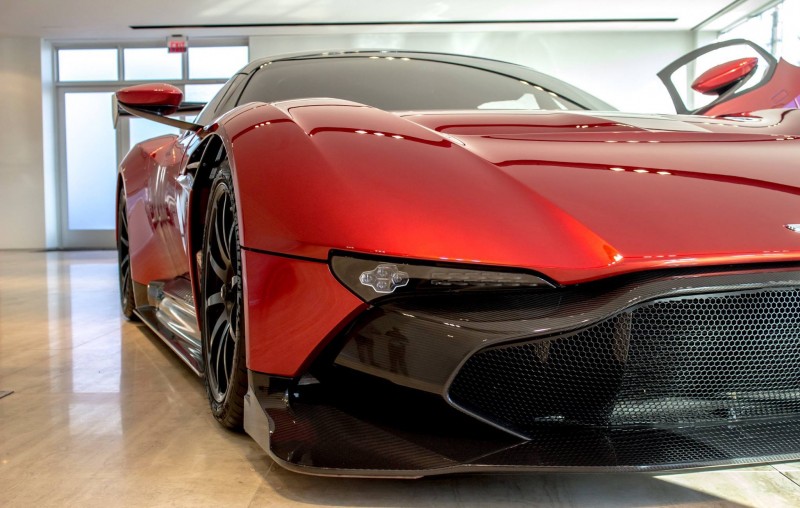 used-aston-martin-vulcan-pops-up-on-the-market-for-3-4m12