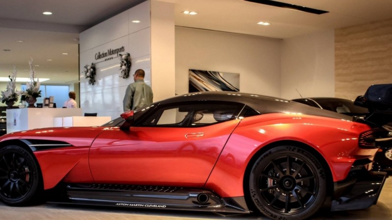 used-aston-martin-vulcan-pops-up-on-the-market-for-3-4m6