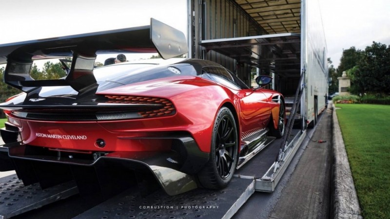 used-aston-martin-vulcan-pops-up-on-the-market-for-3-4m7