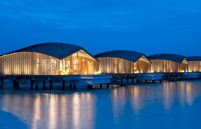 worlds-first-solar-powered-resort-opens-in-the-maldives10