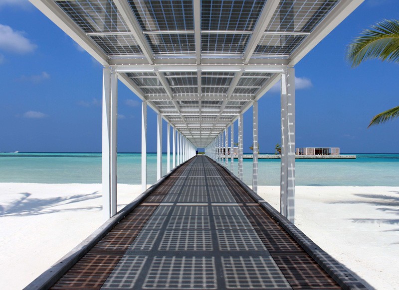 worlds-first-solar-powered-resort-opens-in-the-maldives7