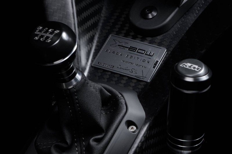 2016-ktm-x-bow-black-edition-is-all-carbon-fiber7