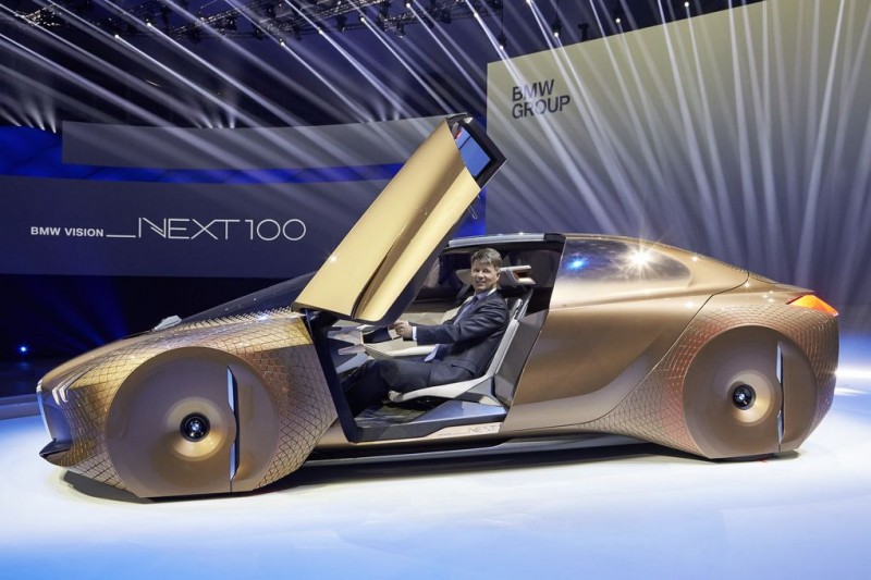 bmw-looks-to-the-distant-future-with-vision-next-10020