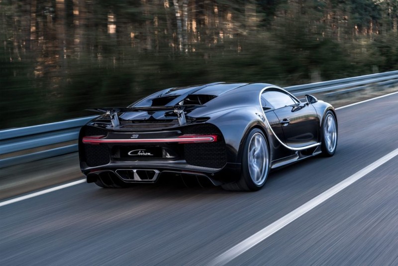 bugatti-finally-unveils-the-2-6-million-1500-horsepower-chiron-supercar16