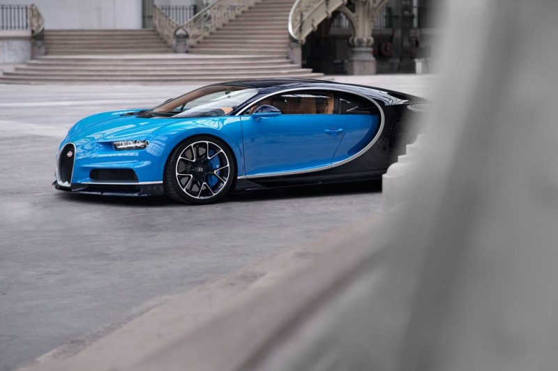 bugatti-finally-unveils-the-2-6-million-1500-horsepower-chiron-supercar5