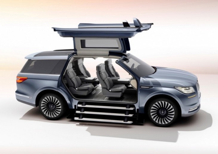 Lincoln Showcases Navigator Concept With Gullwing Doors
